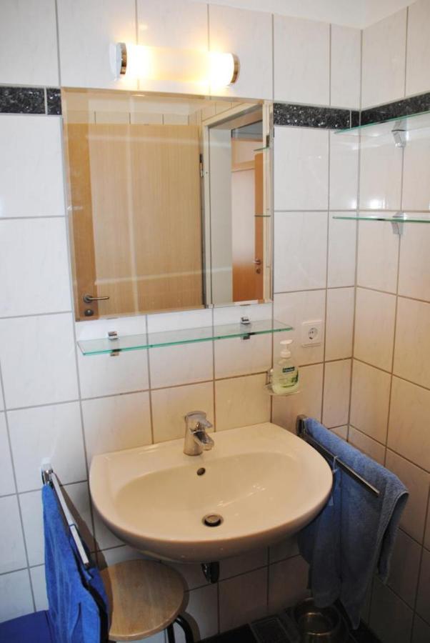 Haus Sieben 7 Roonstrasse 3 *